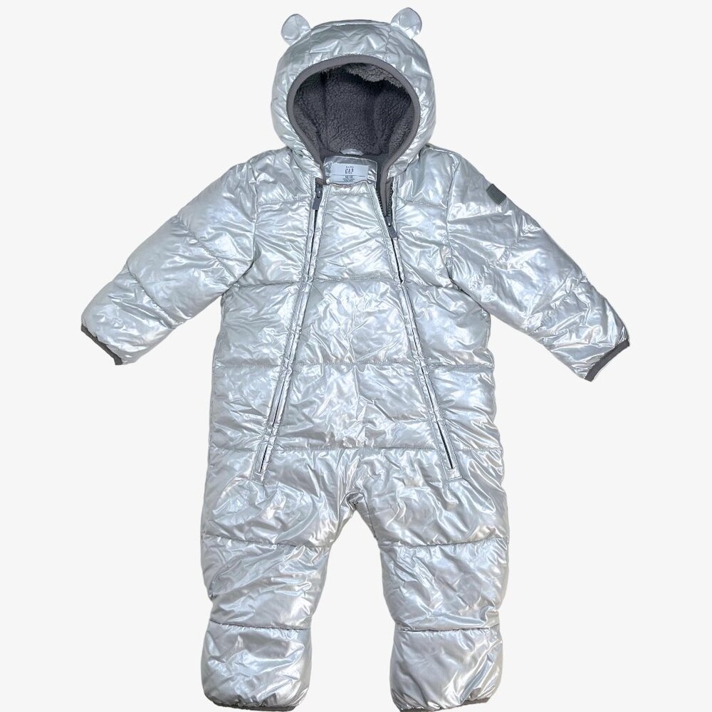 Gap – Snowsuit (Size 12–18 months)